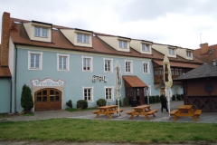 groll_budova01