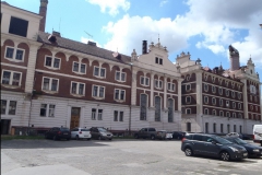 moucha_budova