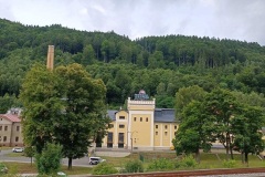 hanusovice_budova