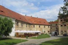 osek_budova