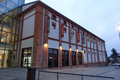 novasladovna_budova