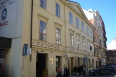medvidci_budova01