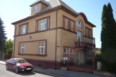 hk713_budova