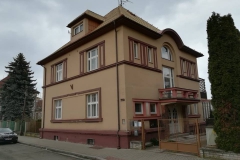 hk713_budova