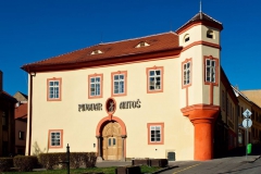 antos_budova