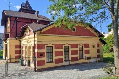 arogant_Adam-William-01