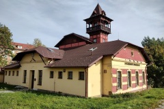 arogant_Hynek-Rosenbaum-01