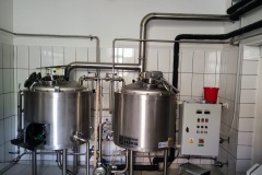 arogant_Hynek-Rosenbaum-02