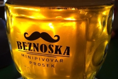 beznoska_sklenice