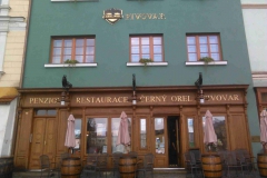 cernyorel_budova01