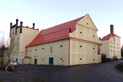 ceskakamenice_budova