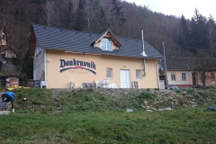 doubravnik_budova
