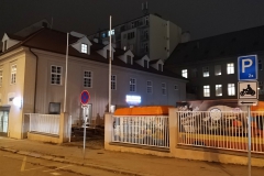 dvakohouti_budova Jiří Voběrek‎