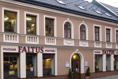 faltus_budova
