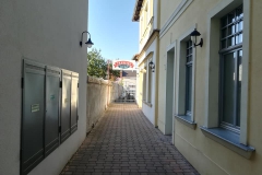 frankies_Hynek-Rosenbaum-02