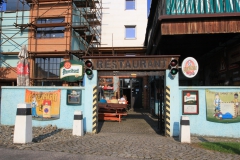 garage_budova