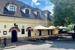 Lhotecky-mlyn-budova