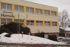 medojed_budova04