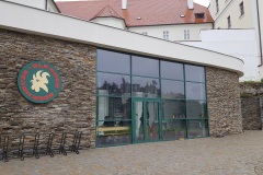 1_znojmooldcock_budova