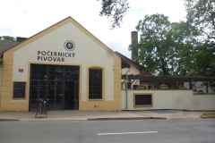 pocernice_budova