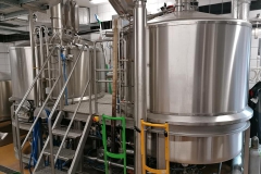 uhrineves_Hynek-Rosenbaum-05