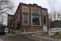 proud_Hynek-Rosenbaum-01