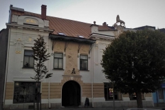 revolta_budova