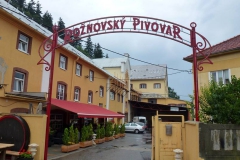 roznov_budova01