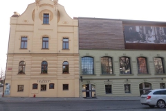 slanytovarna_budova
