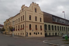 tovarna_budova
