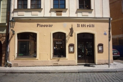 utriruzi_budova