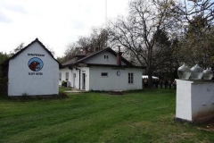 ujkovice_budova01