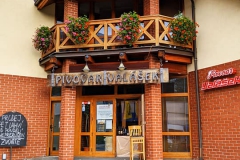 1_valasek_budova