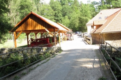 zevluvmlyn_budova01