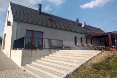 zichovec_budova