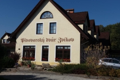 1_zvikov_budova