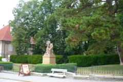 Nové-Město-nad-Metují-Zámecký-zde-staval-2010-01