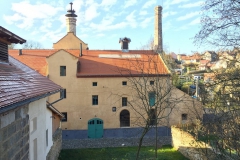 lobec_budova01