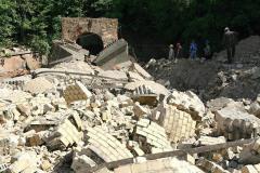 Chomutov-bourání-pivovarského-komína-11.5.2011-zdroj-tisk-05