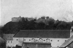Choustnikovo_Hradiste_pivovar_a_hrad_1903