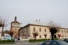 holesov