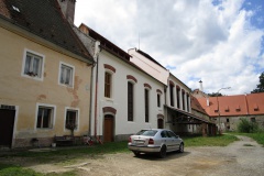 petruv-dvur-03