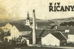 Říčany_u_Brna_výřez_pohlednice_20.leta_20.století_-_lihovar_z_arcivu_obce