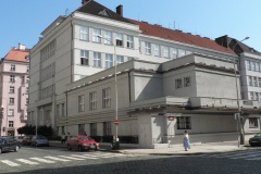 1_podskalska_budova