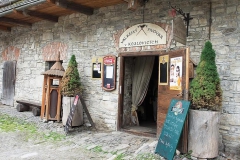 kozlovice_budova