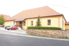 zbraslavice_budova