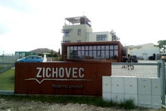 zichoveclouny_budova-Vlastimil-Mikšík